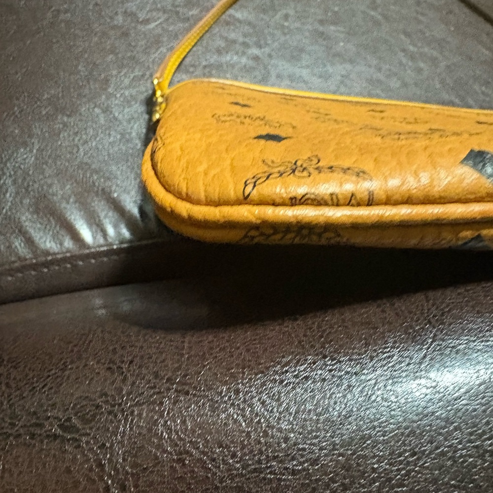 Authentic MCM Visetos Leather Pochette Cognac - Picture 5 of 8